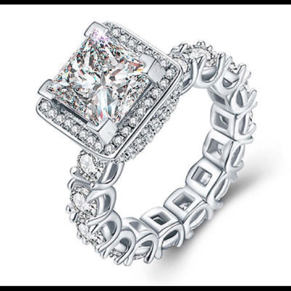 Engagement ring - Picture 3 of 6